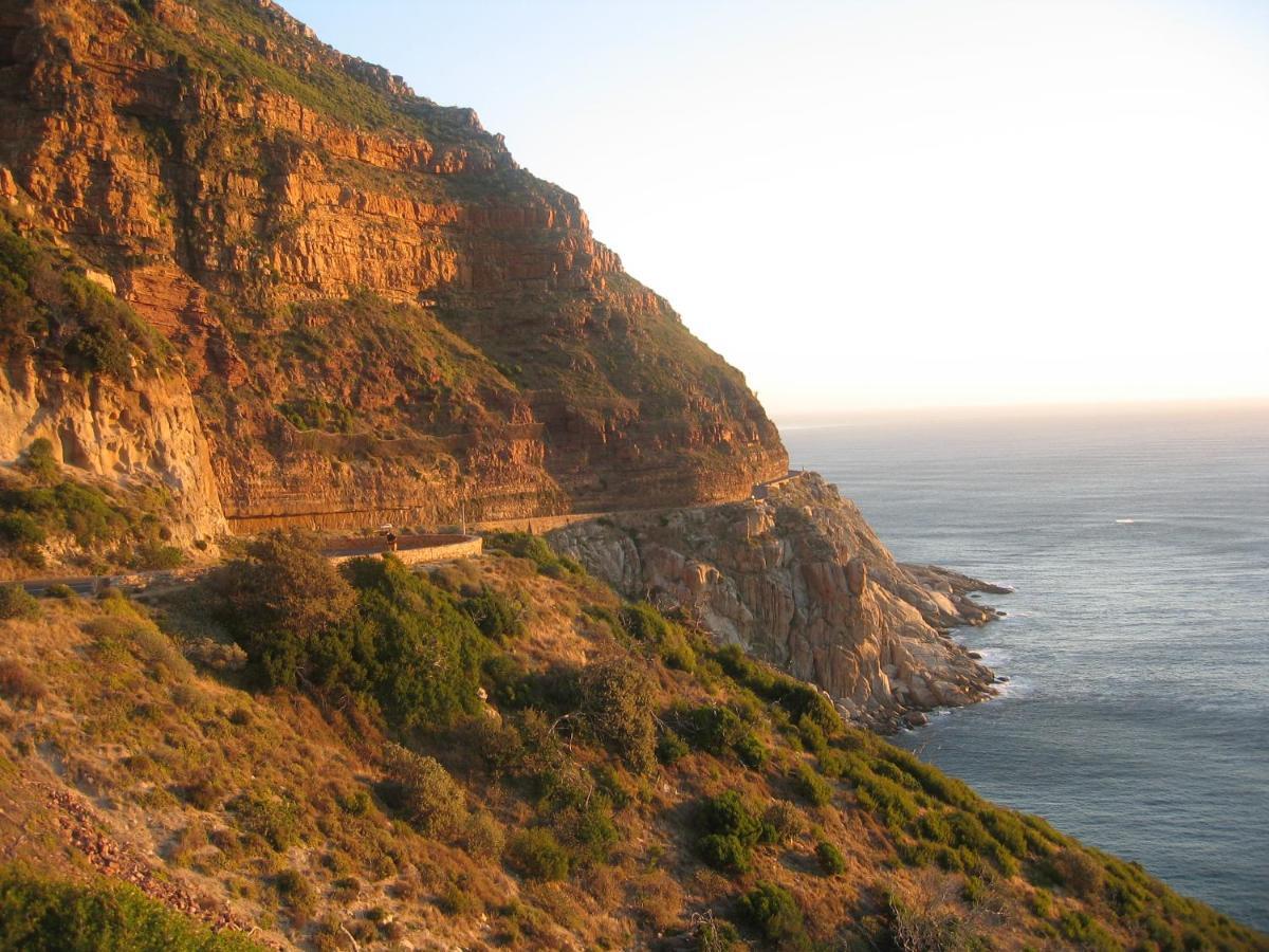 Sacred Mountain Lodge Noordhoek Exterior photo